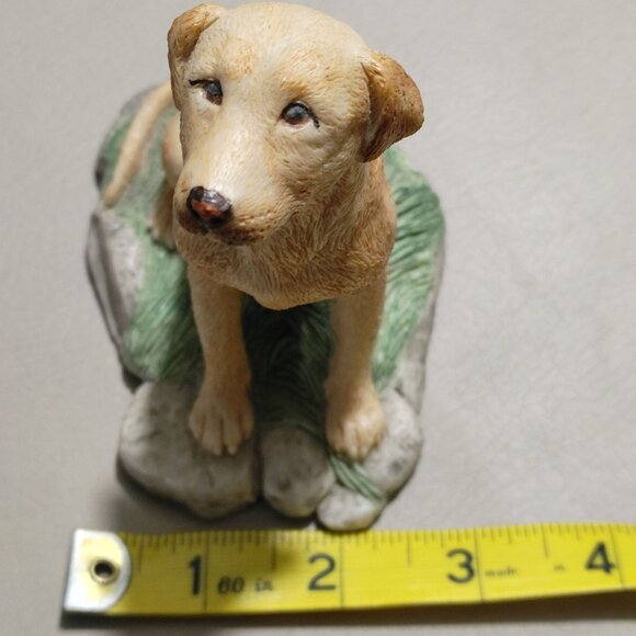 Yellow Labrador Retriever Figurine Champaigne Designs Resin Hand-Painted Dog - Picture 2 of 8